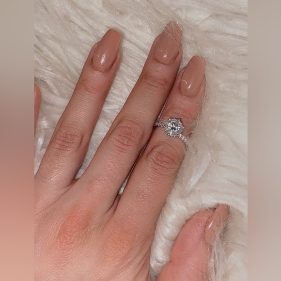 SOLD
1.5 CARAT Engagement Ring - Picture 4 of 6